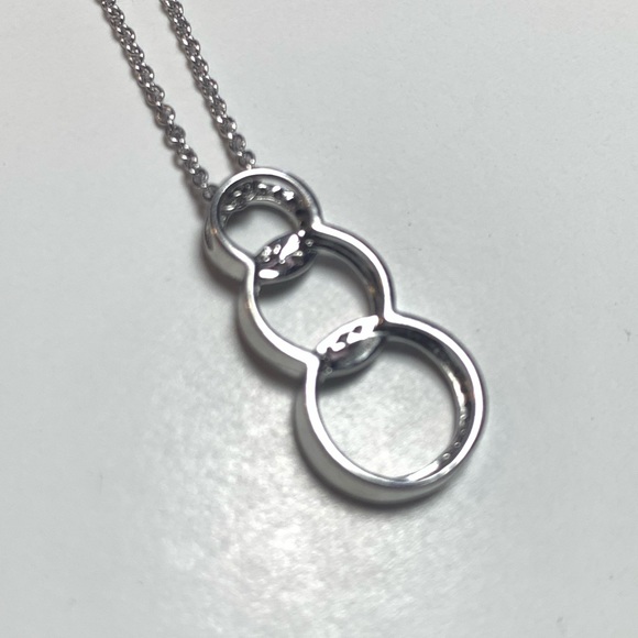 Sterling Silver and Diamond Graduated Circles Pendant Necklace - Picture 6 of 8